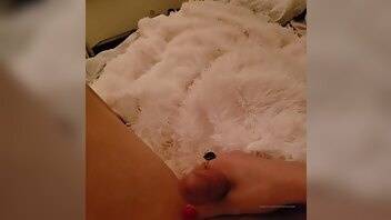 Tsrobinbanks love rubbing my cock before bed on chickinfo.com