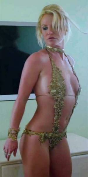 Britney Spears ultra fuckable milf body on chickinfo.com