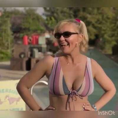 The very hot Milf next door (Kirsten Dunst) on chickinfo.com