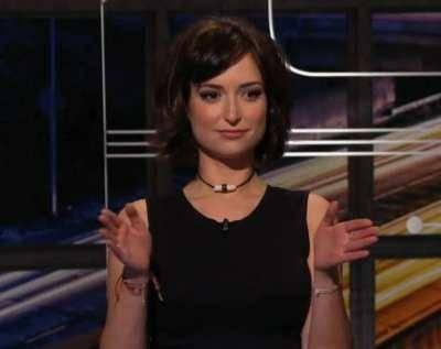 Milana Vayntrub showing you her preferred size? on chickinfo.com