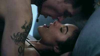 Olivia Culpo hot scene on chickinfo.com