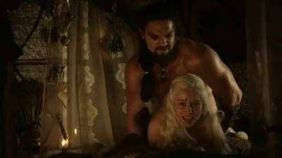 This scene literally makes me wanna get fucked like Emilia Clarke by a bud, or maybe just khal drago himself on chickinfo.com