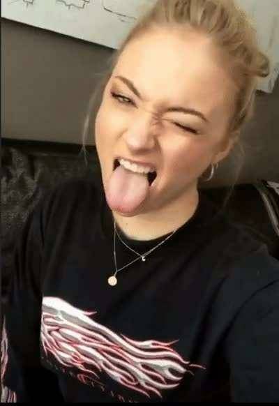 Sophie Turner awaiting your thick load in her mouth on chickinfo.com