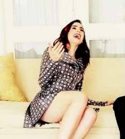 Lily Collins looks so Delicious on chickinfo.com