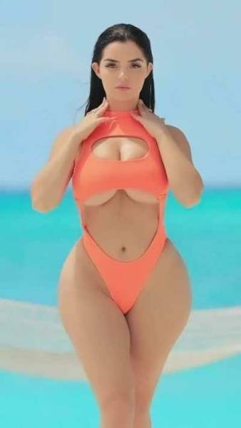 A bi mmf with Demi Rose would be so hot on chickinfo.com