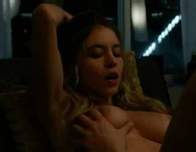 Sydney Sweeney is the gift that keeps on giving on chickinfo.com
