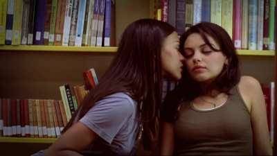 Zoe Saldana making Mila Kunis gasp before sucking her own fingers clean on chickinfo.com