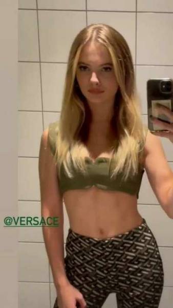 Sexy little Freya Allan showing off her tight abs on chickinfo.com