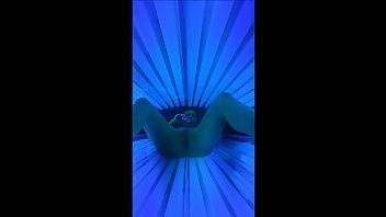 Kandiss Kiss Tanning Bed Voyeur | ManyVids Free Porn Videos on chickinfo.com