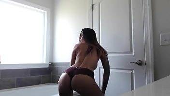 Alexis Zara Twerk That Booty ManyVids Free Porn Videos on chickinfo.com
