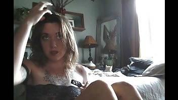 Sweetophelia rich girl ignores you while texting manyvids foot domination, goddess worship financ... on chickinfo.com