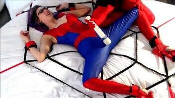 Spider girl stuck in lady deadpools web xfuukax superheroines squirting struggling xxx free manyv... on chickinfo.com