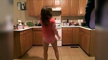 Lovelyliv kitchen twerking 2 xxx video on chickinfo.com