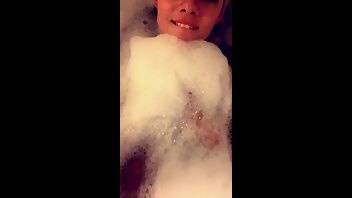 Elsa Jean takes a bath premium free cam snapchat & manyvids porn videos on chickinfo.com