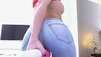 Beabeatrice squirting jeans fetish hitachi porn video manyvids on chickinfo.com