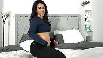 Makayla Divine swollen belly from buffet xxx premium porn videos on chickinfo.com