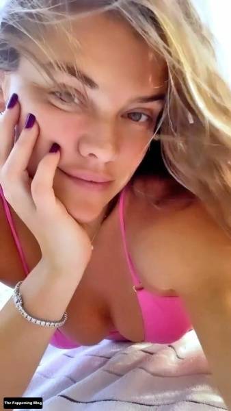 Nina Agdal Nude & Sexy Collection on chickinfo.com