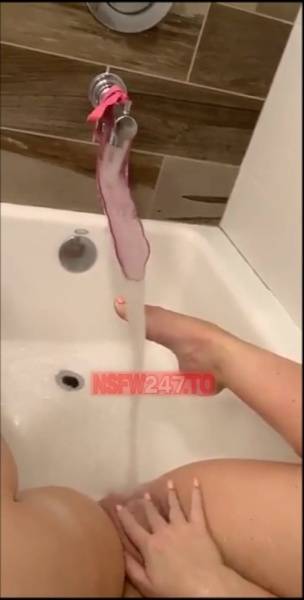 Maddy Oreilly bathtub water pleasure snapchat premium xxx porn videos on chickinfo.com