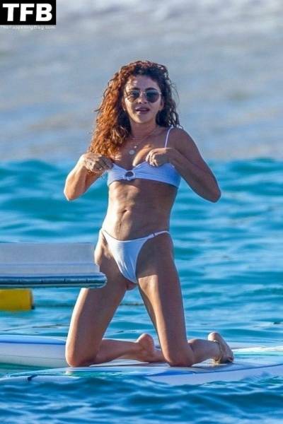 Sarah Hyland Sexy on chickinfo.com