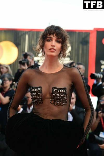 Greta Ferro Flashes Her Nude Tits at the 79th Venice International Film Festival on chickinfo.com