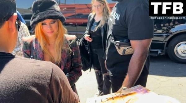 Avril Lavigne Receives a Star on the Hollywood Walk of Fame on chickinfo.com