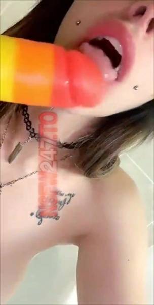 Princess Pineapple rainbow dildo blowjob & riding snapchat premium xxx porn videos on chickinfo.com