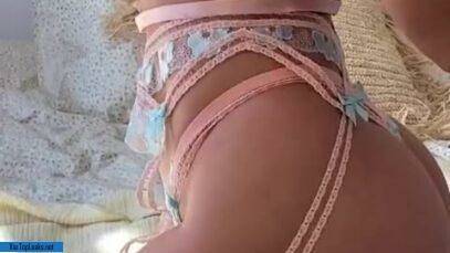 Pauline Tantot – naked selfie hot body on chickinfo.com