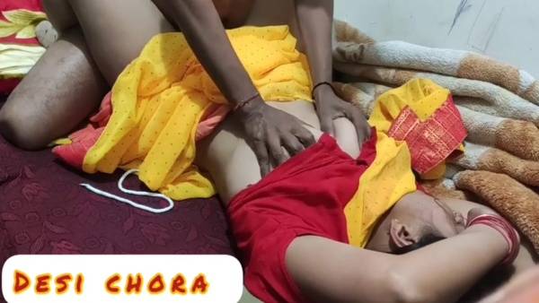Desi Bhabhi With Sari Fuck With Me - India on chickinfo.com