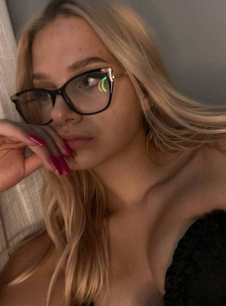 Lovely model LittleTinyBlonde boobs show on chickinfo.com