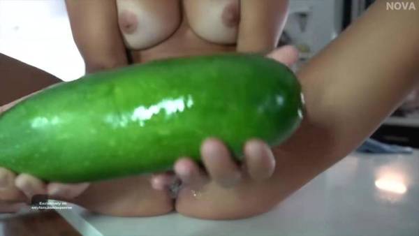 Aspen Rae Nude Vegetable Masturbation OnlyFans Video Leaked on chickinfo.com