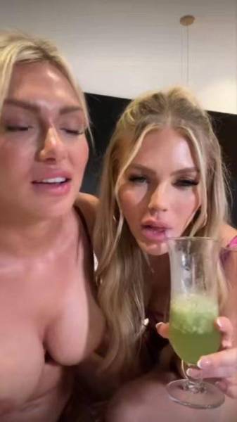 ScarlettKissesXO Nude Lesbian Livestream OnlyFans Video Leaked on chickinfo.com