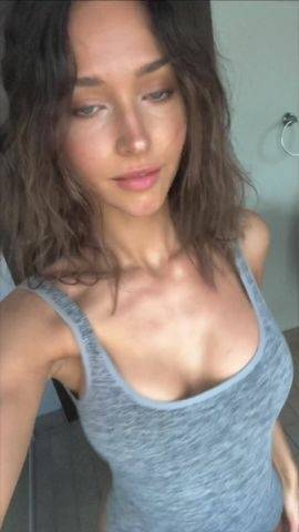 Rachel Cook - Tits Out Close up on chickinfo.com