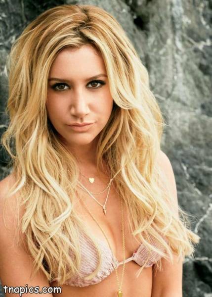 Ashley Tisdale Nude on chickinfo.com