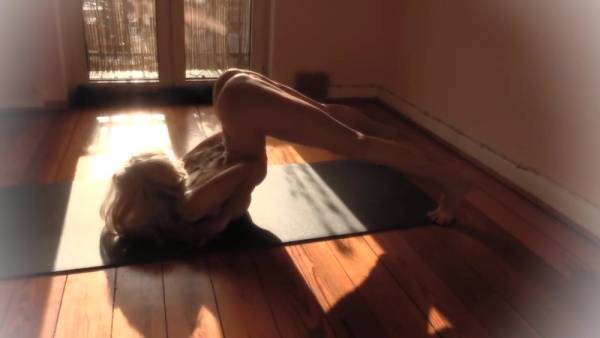Yoga flocke nude yoga warm up yoga youtuber patreon leak xxx premium porn videos on chickinfo.com