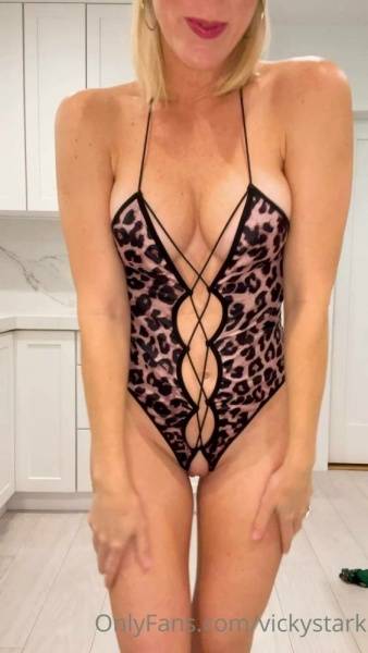 Vicky Stark Nude Pussy Animal Print Onlyfans Video Leaked on chickinfo.com