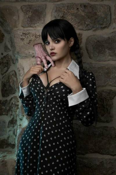 Kalinka Fox Nude Wednesday Addams Cosplay Patreon Set Leaked on chickinfo.com