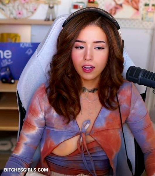 Pokimane Nude Twitch Streamer Leaked Photos on chickinfo.com