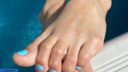 Natalie Roush Wet Feet Onlyfans Set Leaked nudes on chickinfo.com