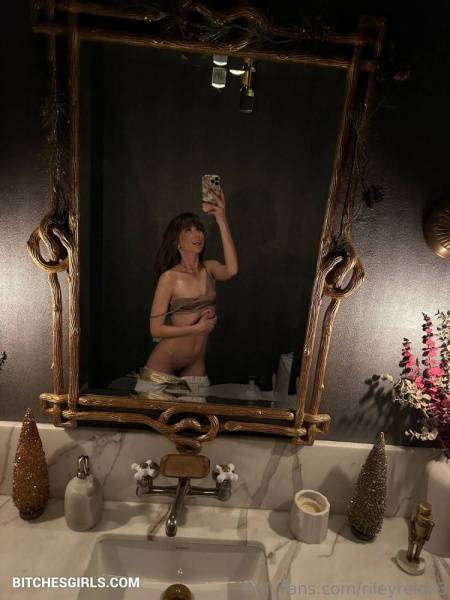 Riley Reid Petite Nude Girl - Therileyreid Onlyfans Leaked Naked Video on chickinfo.com